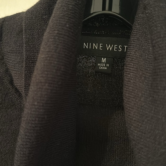 Nine West black turtle neck long sleeve top size medium - Picture 3 of 5